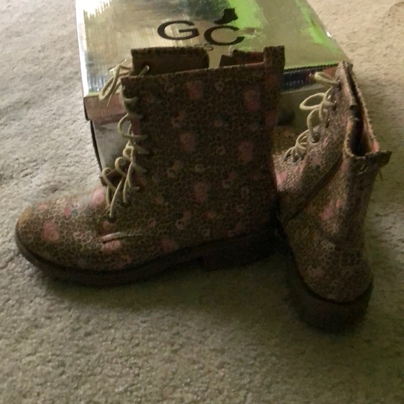 Leopard print and rose combat boots - Picture 2 of 2